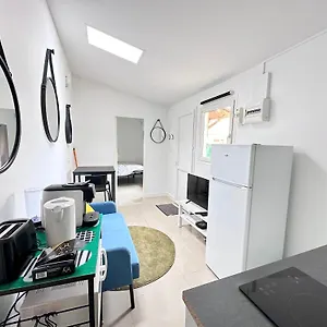 maisonnette-f2-de-20m2-avec-jardin-privatif.fr-paris.fr/